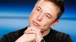 ELON MUSK ĐÃ LÀM GÌ ĐỂ VỰC DẬY TESLA TRÊN BỜ VỰC PHÁ SẢN?